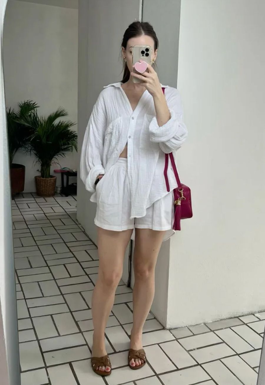 Gợi ý 9 cách diện quần short trắng cho phái đẹp nâng tầm phong cách