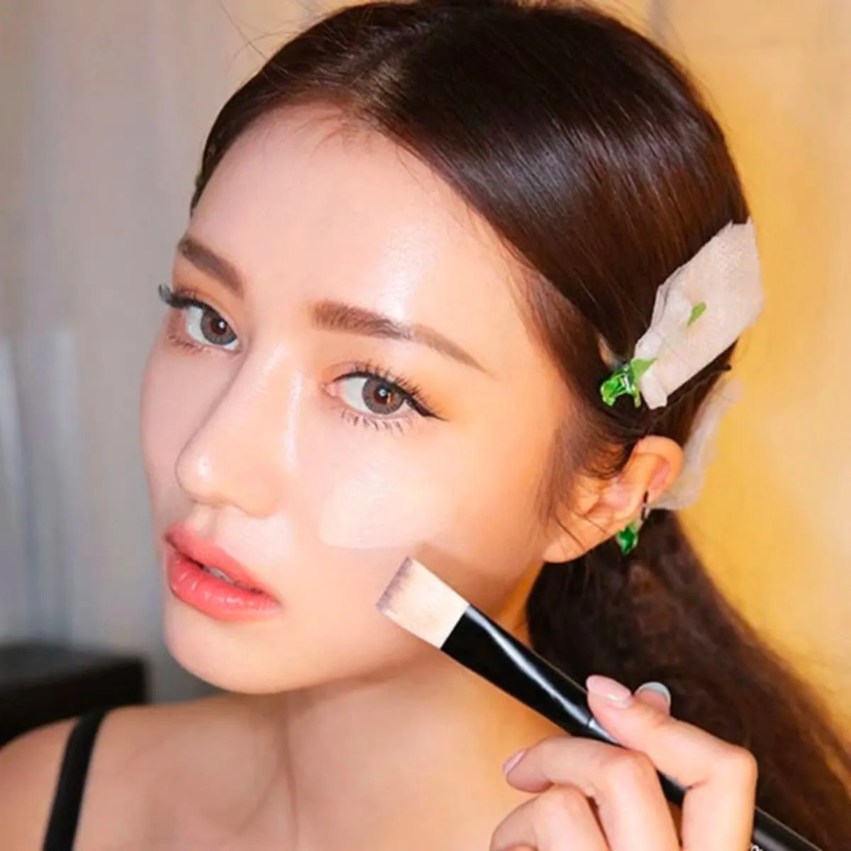 Cách sử dụng bảng triệt sắc che khuyết điểm hiệu quả