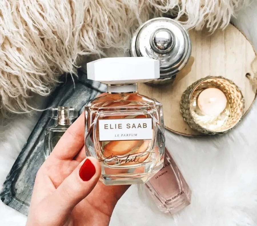 Top 10 chai nước hoa màu trắng tinh tế có mùi hương lôi cuốn