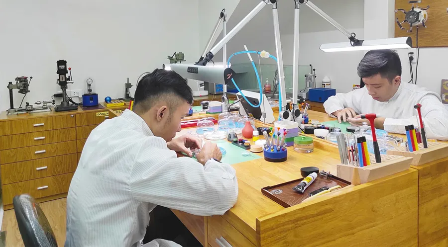 Top 11 địa chỉ mua bán đồng hồ hàng hiệu cũ chính hãng uy tín