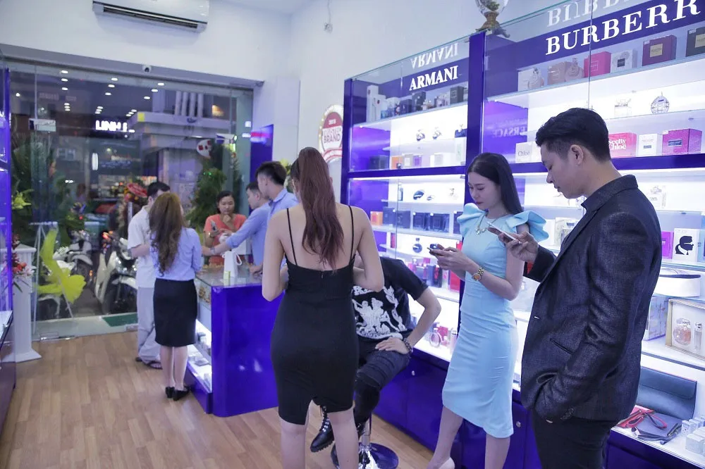 Top 9 địa chỉ mua nước hoa YSL chính hãng, giá tốt