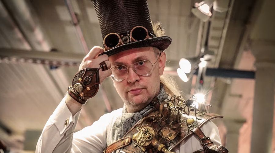 Phong cách Steampunk là gì? Khám phá những outfit Steampunk độc đáo
