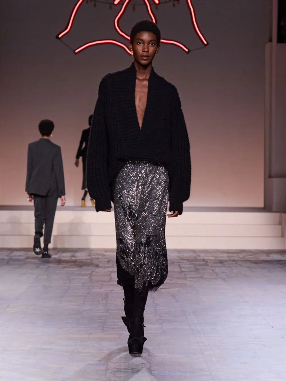 Show Dior Fall 2025: Mang hơi thở New York hiện đại