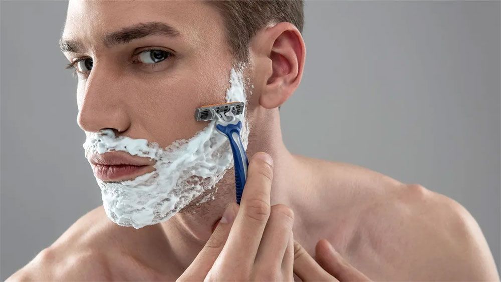 Tại sao cạo râu bị nổi mụn? 10 điều nên tránh khi cạo râu
