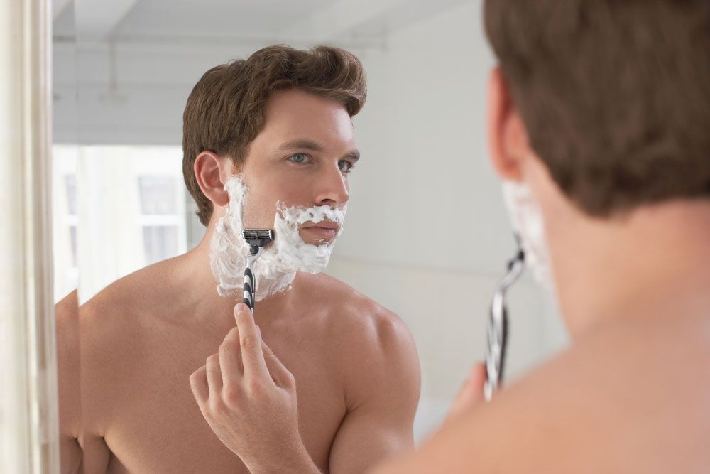 Tại sao cạo râu bị nổi mụn? 10 điều nên tránh khi cạo râu