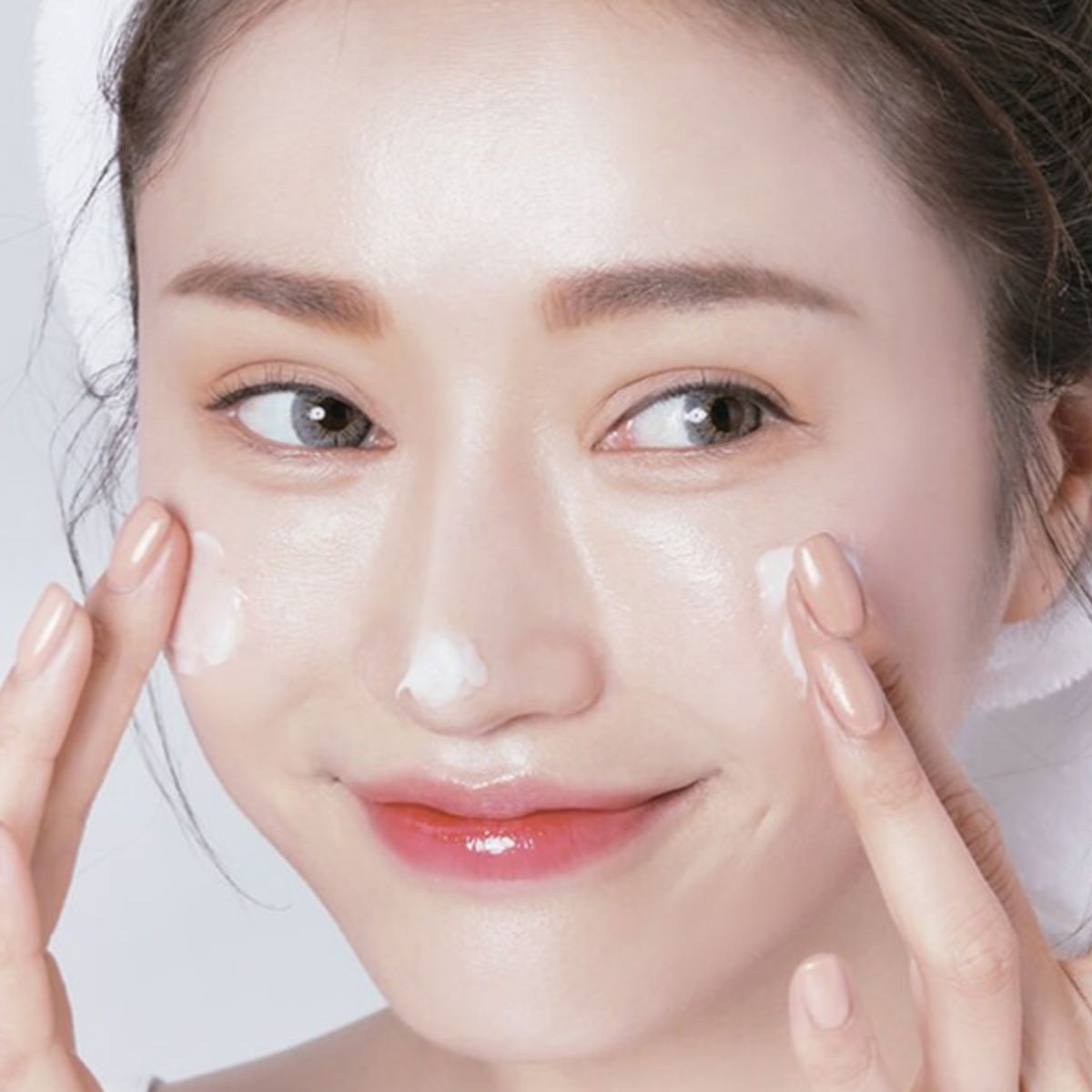 Bắt kịp xu hướng với lối trang điểm Lan Hồ Điệp hot trend - 2