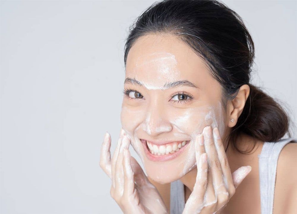 Bôi kem chống nắng bao nhiêu là đủ cho mặt và body?