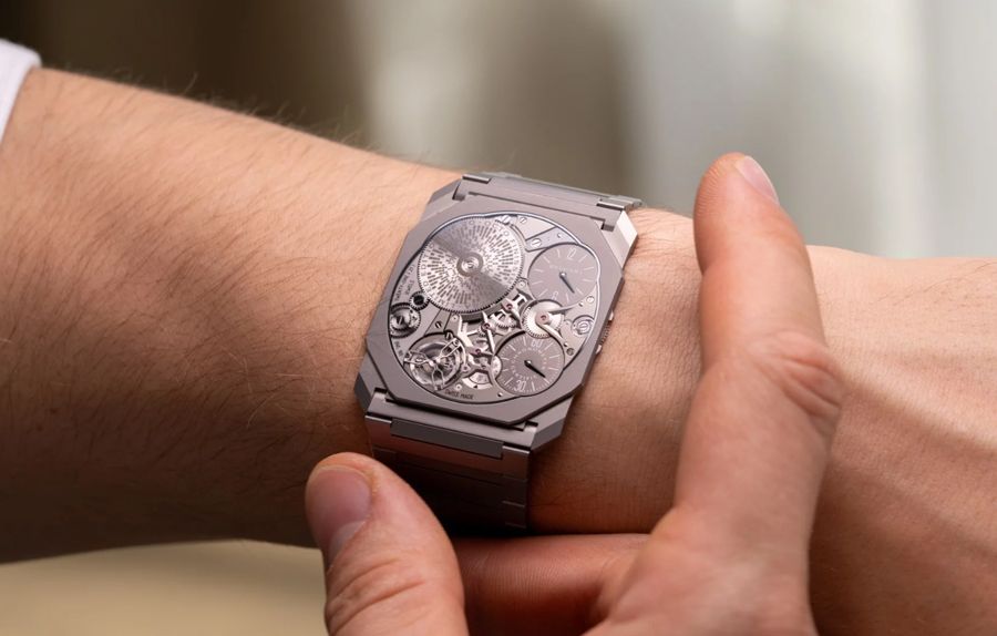 Bulgari ra mắt đồng hồ Octo Finissimo Ultra COSC mỏng hơn đồng xu