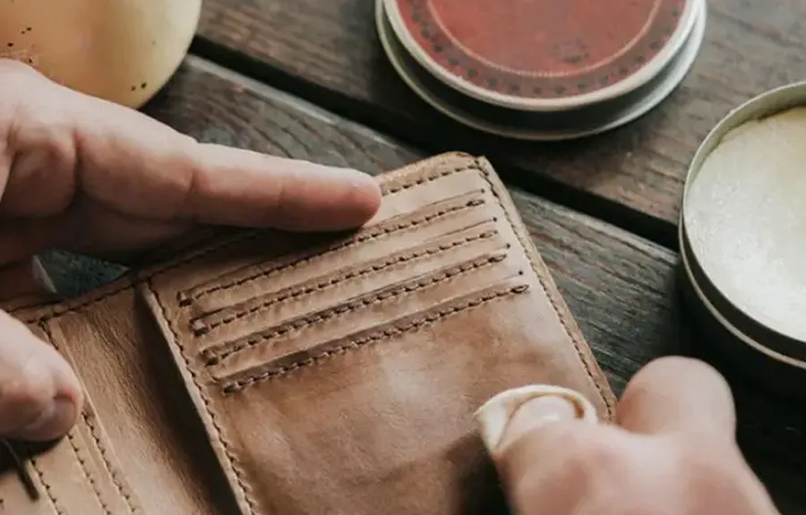 5 cách làm sạch ví da bị mốc hiệu quả và nhanh chóng ngay tại nhà