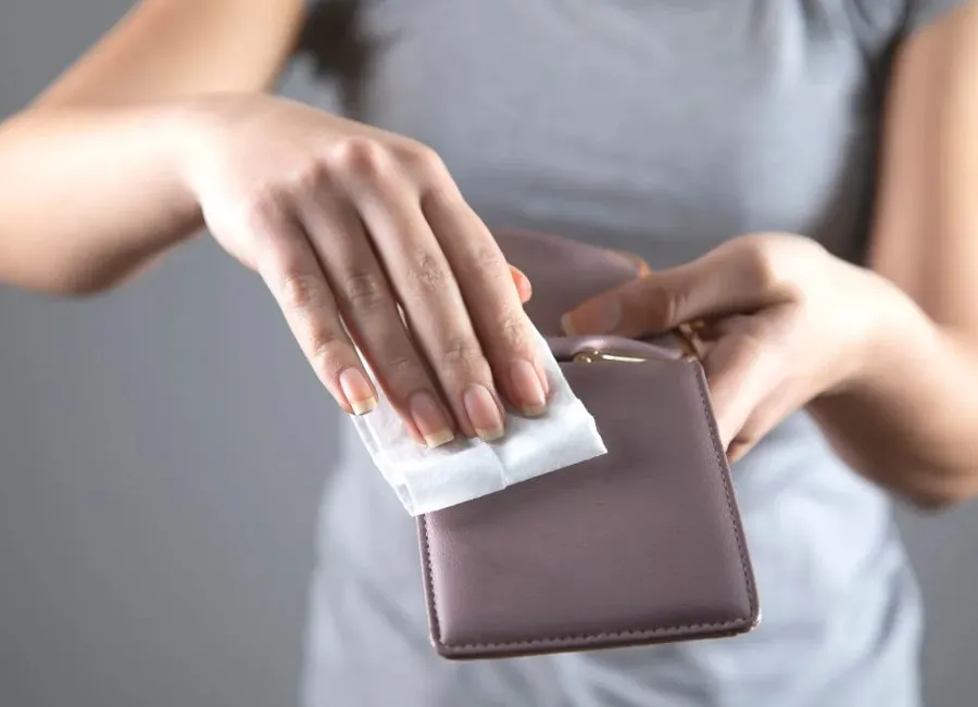 5 cách làm sạch ví da bị mốc hiệu quả và nhanh chóng ngay tại nhà