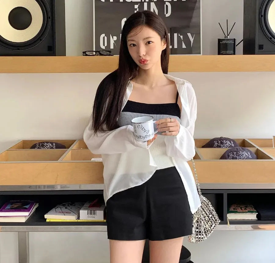 5 công thức mặc áo sơ mi voan vừa mát vừa đẹp cho ngày hè