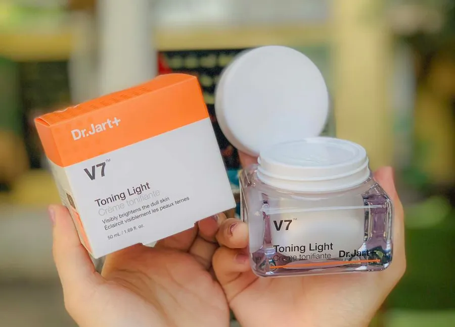 Kem Dưỡng Sáng Da Ban Đêm Dr.Jart+ V7 Toninglight