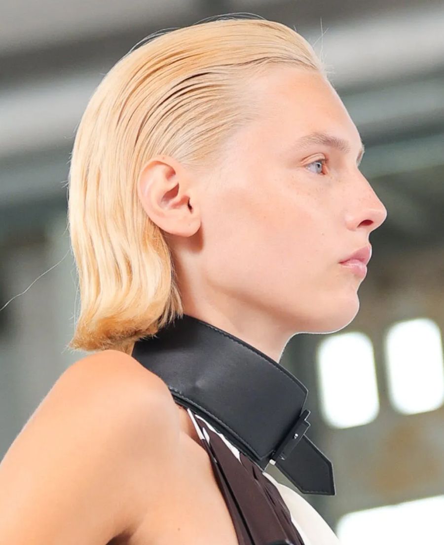 Màu tóc vàng bơ thống trị các xu hướng xuân hè 2025 - 10