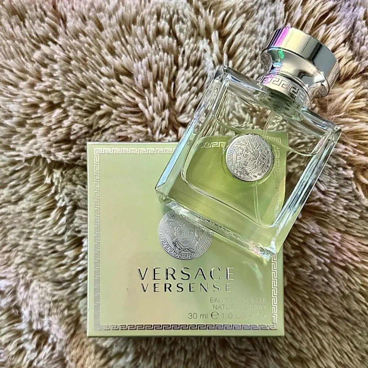 Top 10 nước hoa Versace nữ mùi nào thơm lâu được rất yêu thích