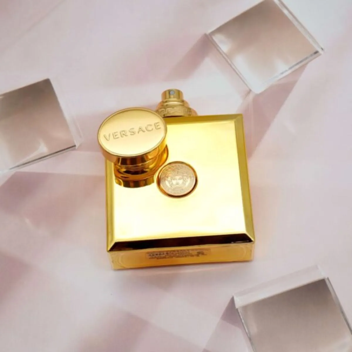 Top 10 nước hoa Versace nữ mùi nào thơm lâu được rất yêu thích