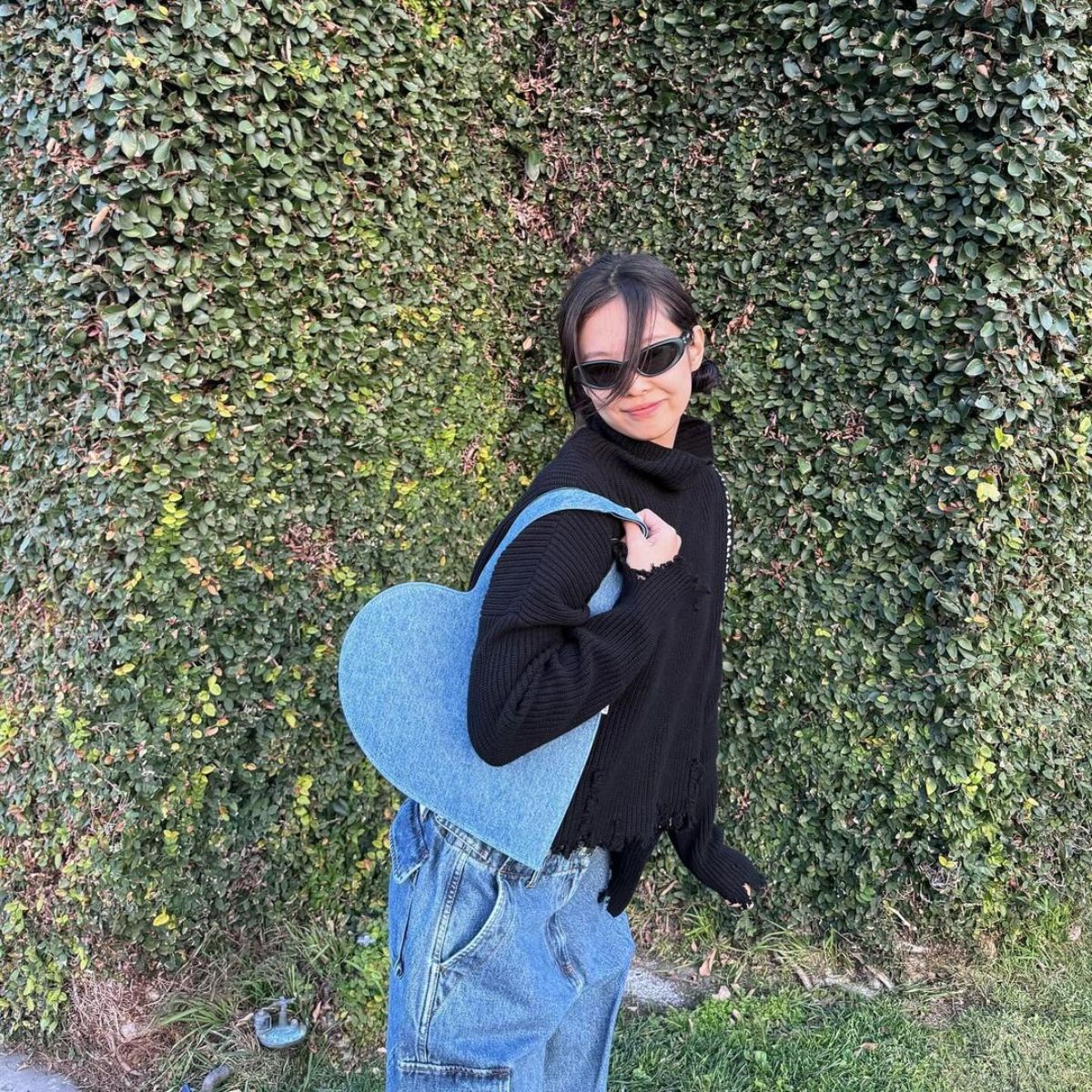 Xu hướng phụ kiện Pop Of Blue đưa màu xanh dương lên ngôi - 1