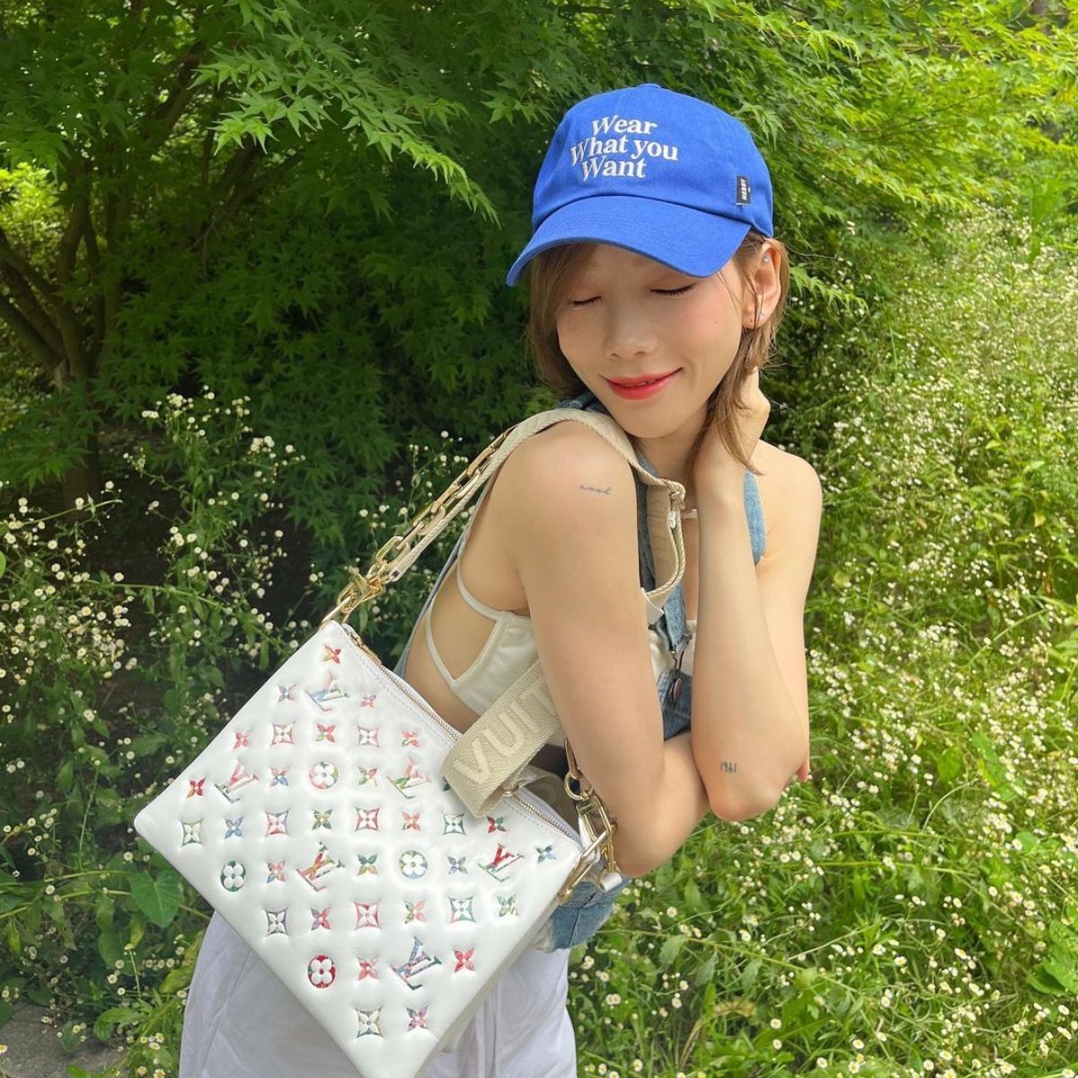 Xu hướng phụ kiện Pop Of Blue đưa màu xanh dương lên ngôi - 3