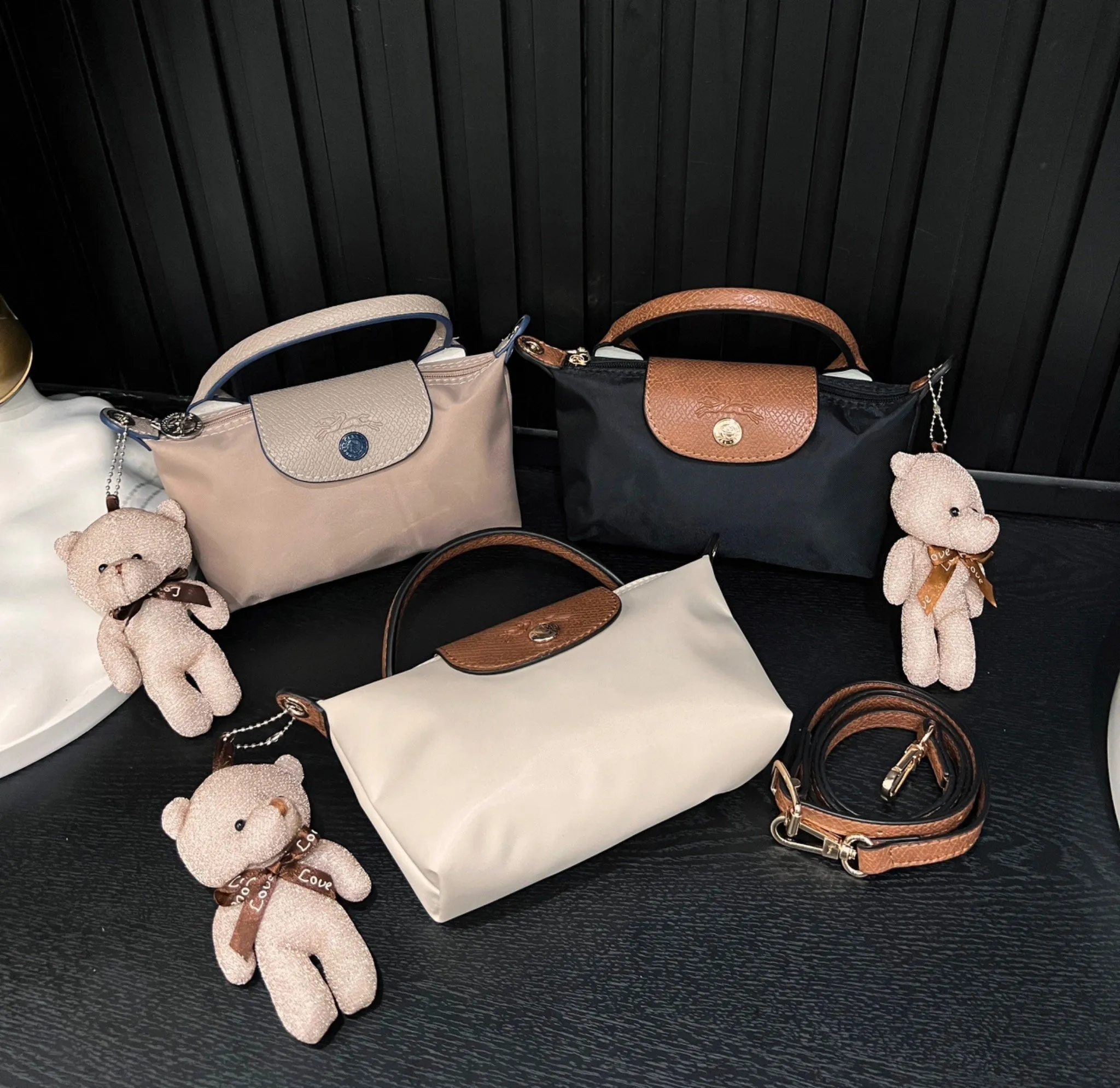 Túi xách Longchamp cổ điển và hiện đại