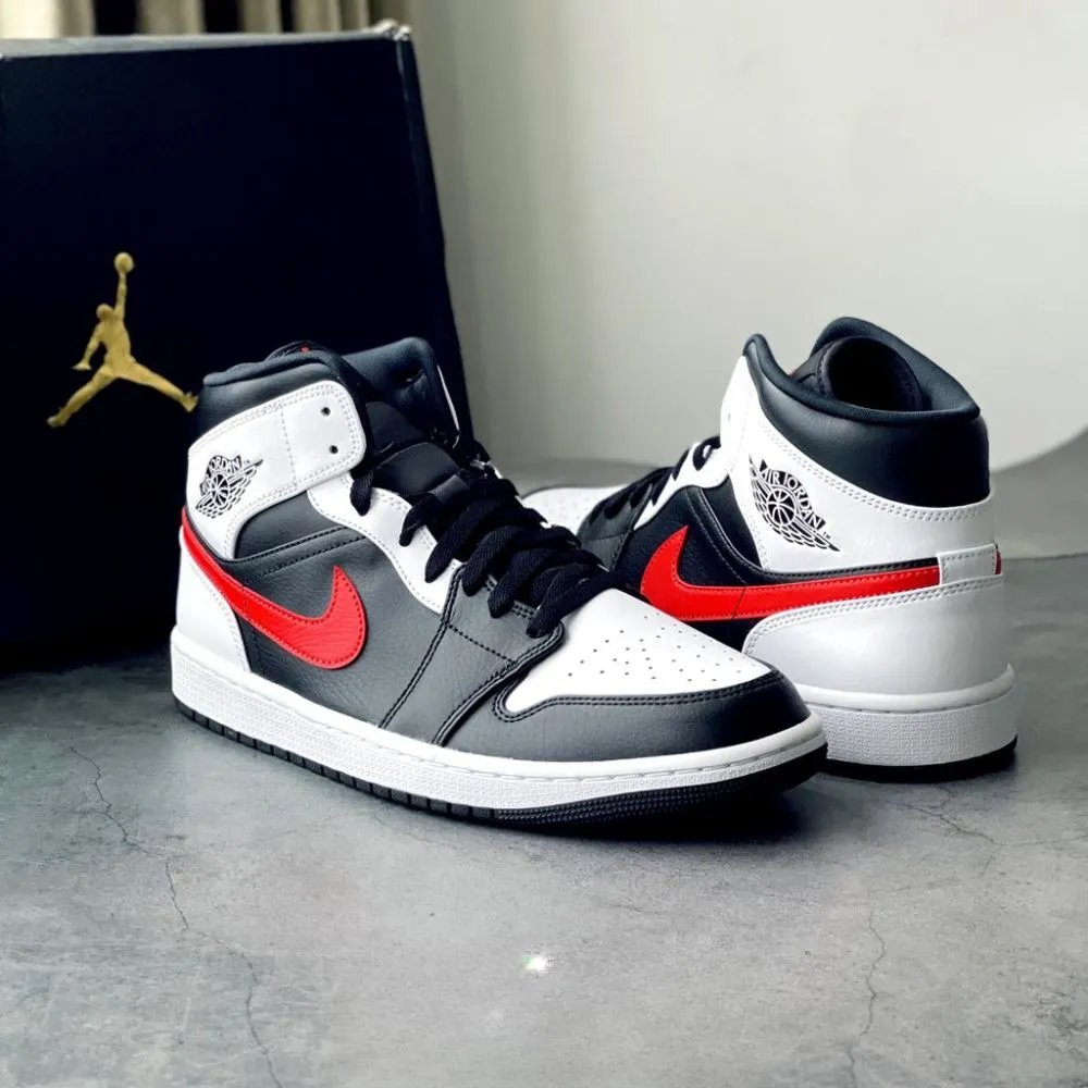 Giày sneaker là gì? Phân biệt các loại giày sneaker phổ biến hiện nay