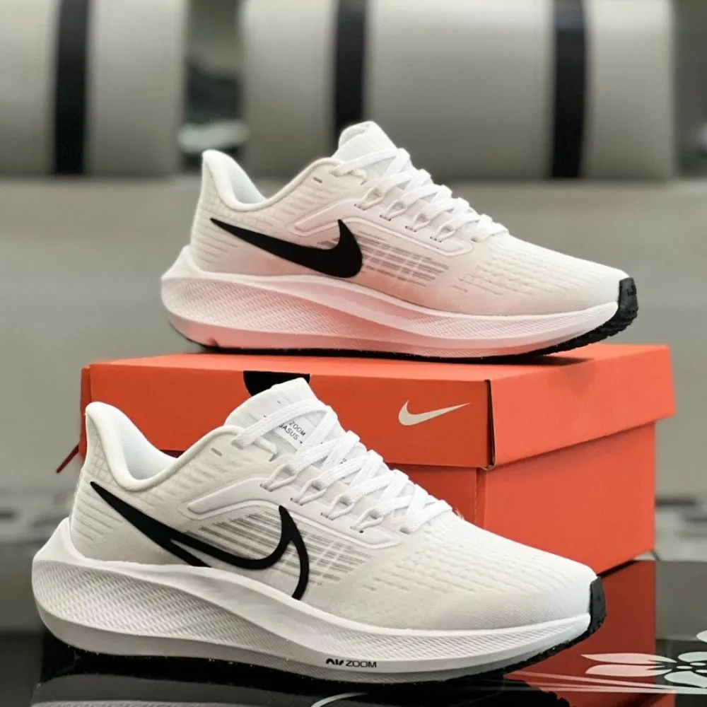 Giày sneaker là gì? Phân biệt các loại giày sneaker phổ biến hiện nay