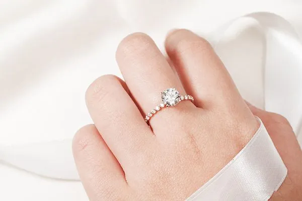 Sự khác biệt giữa nhẫn đính hôn và nhẫn cưới:Top 10 gợi ý lý tưởng ý nghĩa