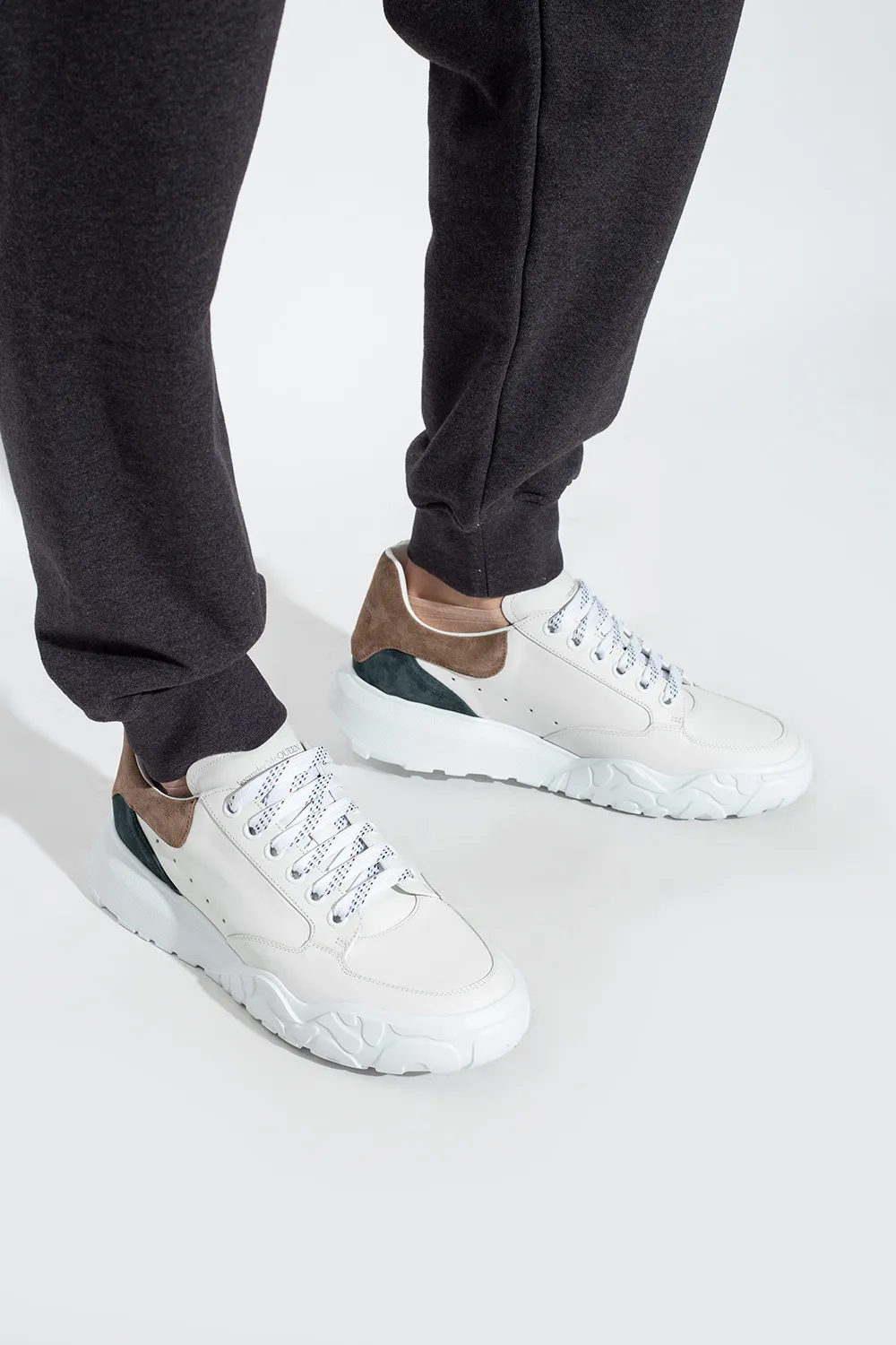 Giày Alexander McQueen Court Trainer