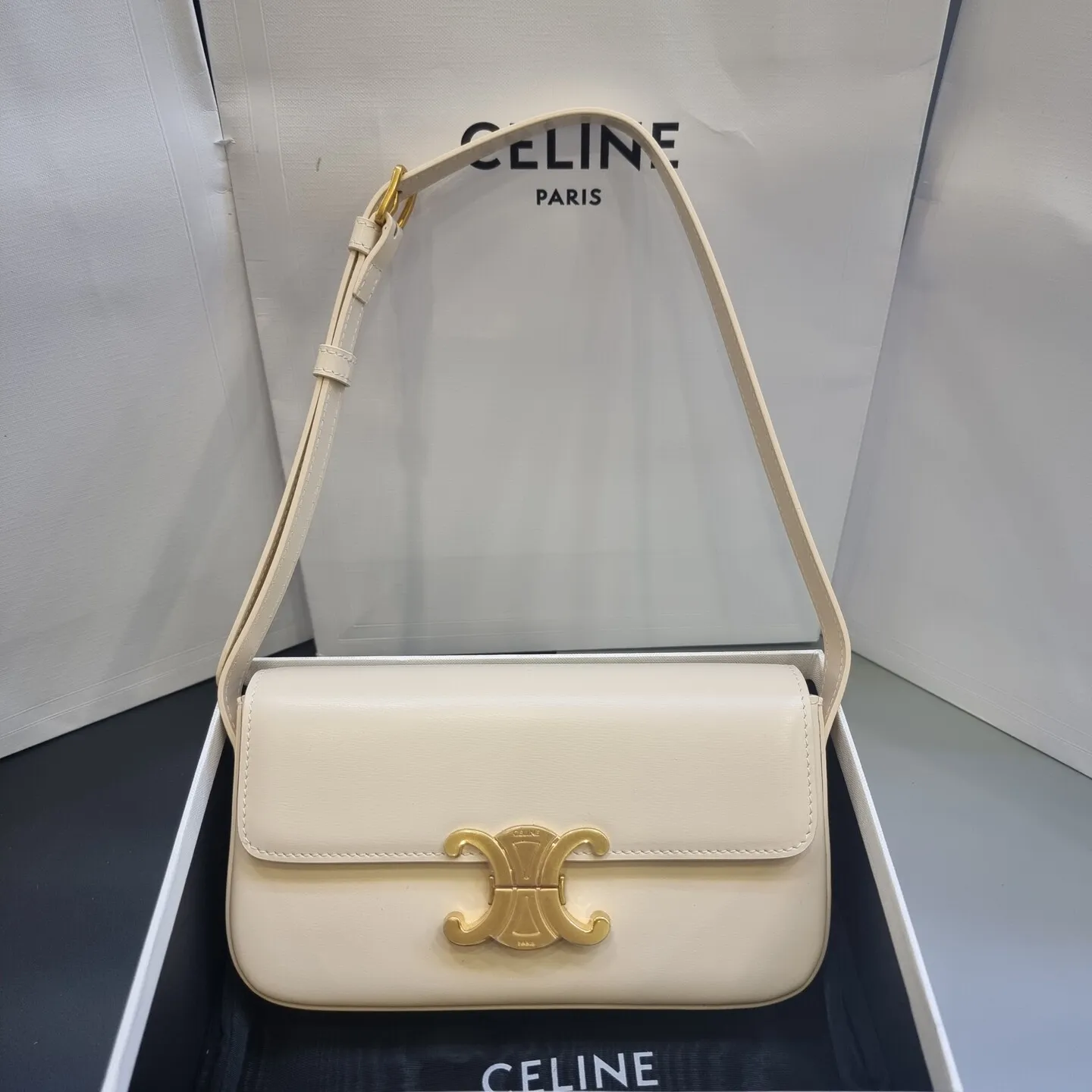 Túi xách Celine Triomphe Shoulder Bag