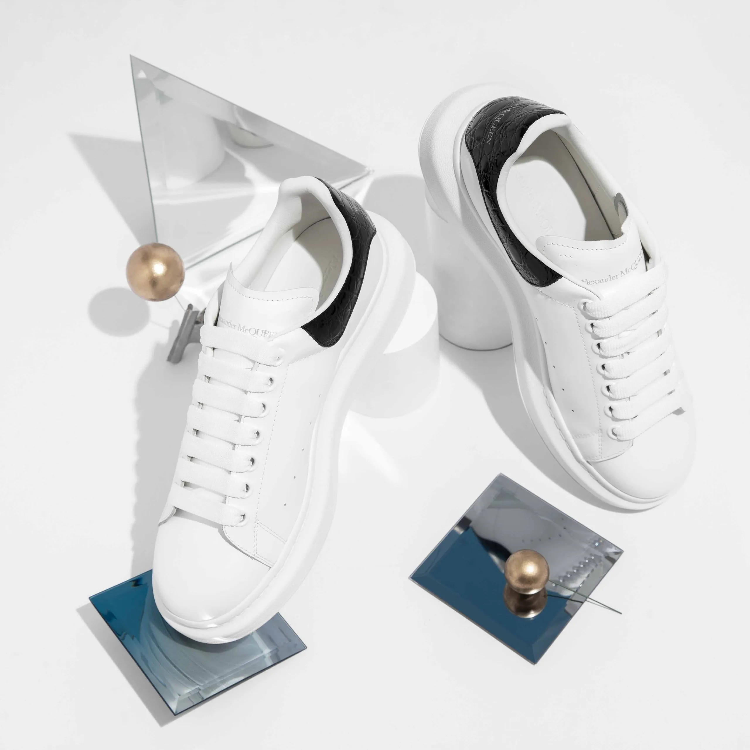 Giày Alexander McQueen Oversized Sneaker
