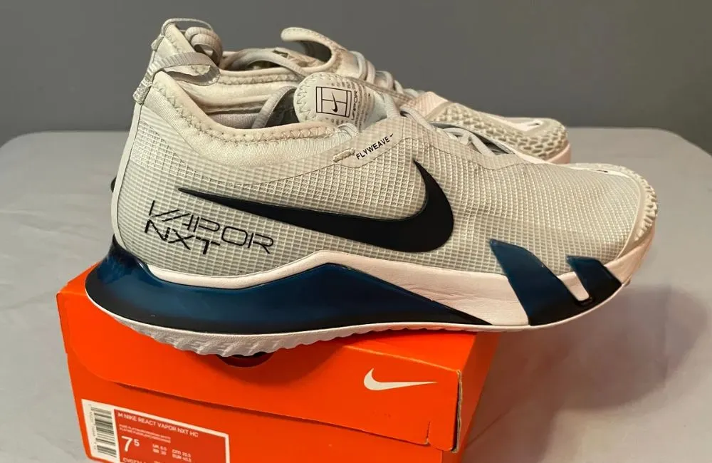 Chọn giày tennis Nike hay Adidas? So sánh giày tennis hai thương hiệu