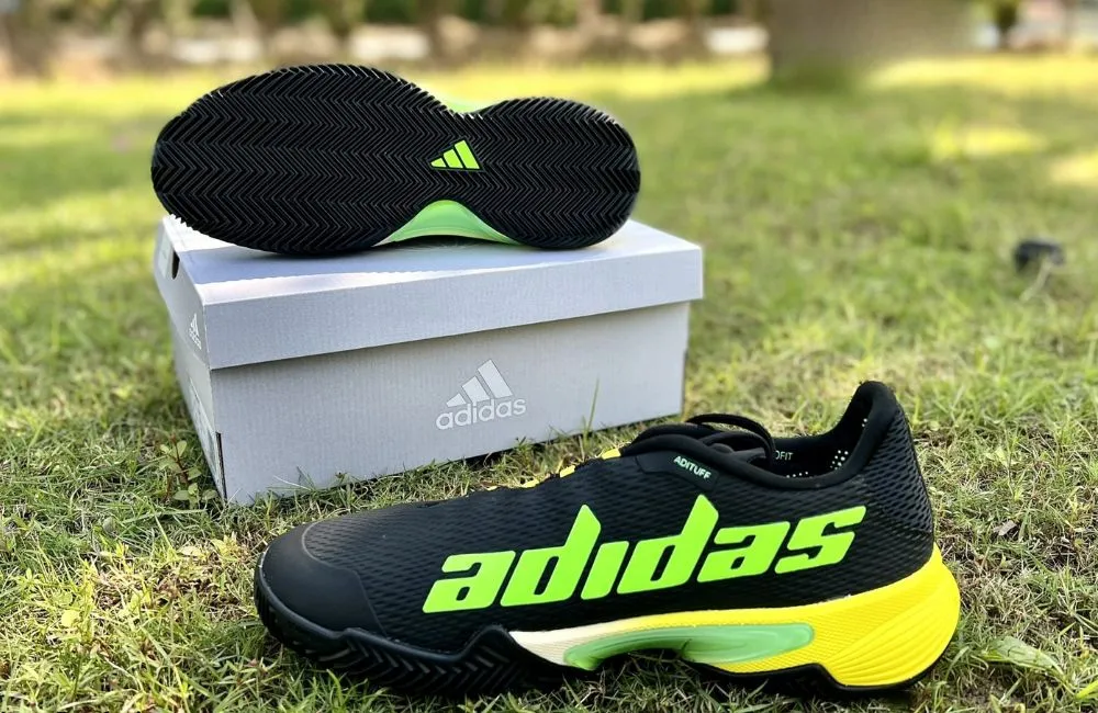 Chọn giày tennis Nike hay Adidas? So sánh giày tennis hai thương hiệu