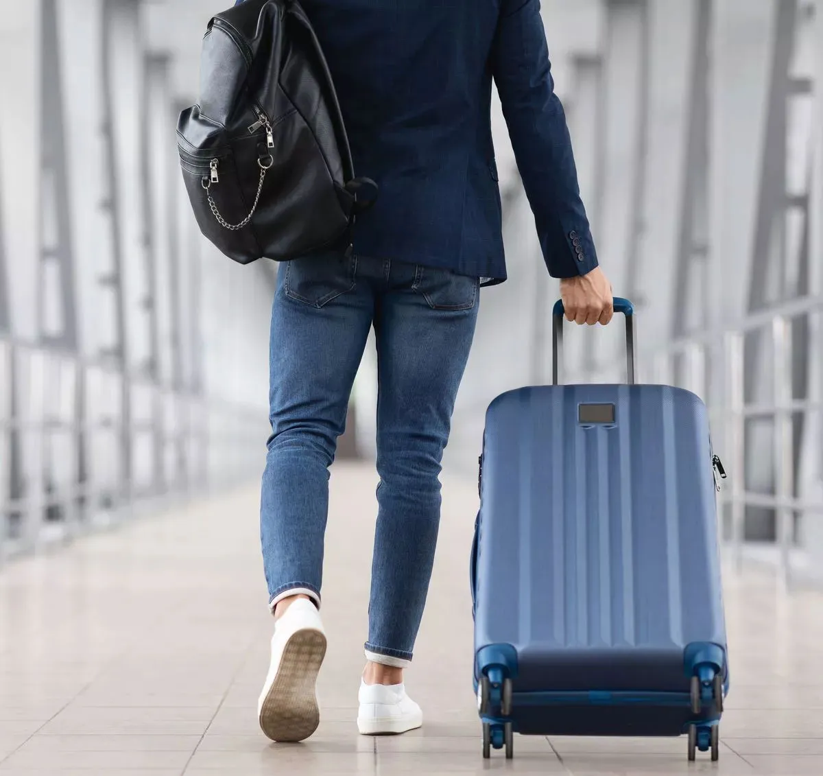 Nên chọn vali du lịch dài ngày loại nào? Size bao nhiêu?