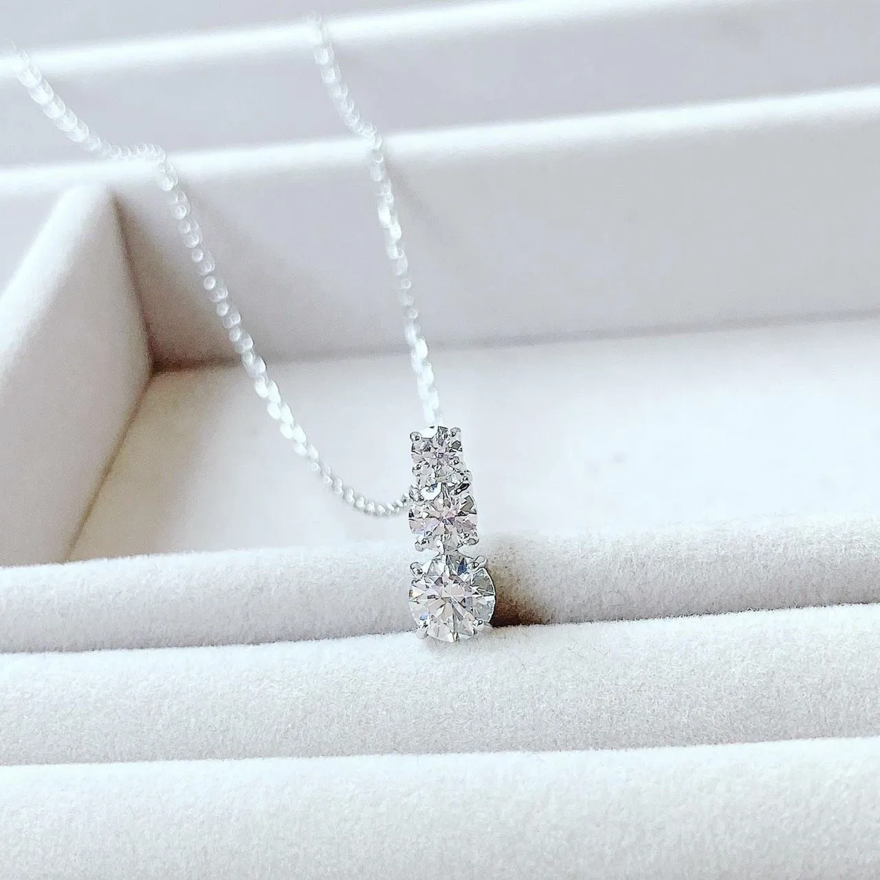 Dây chuyền Swarovski Attract Trilogy trắng - Swarovski Attract Trilogy pendant Round cut, White, Rhodium plated