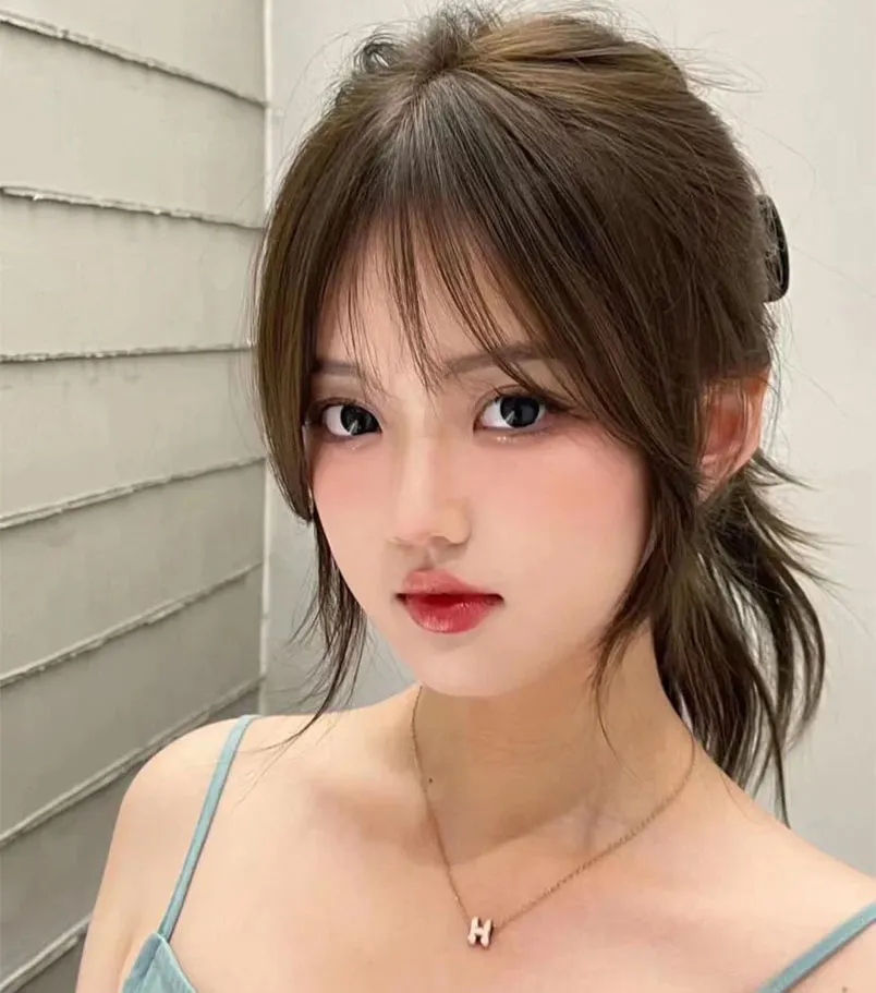 Top 15 Tóc Mái Kiểu Pháp Trẻ Trung Cuốn Hút Cho Mọi Dáng Mặt 2025