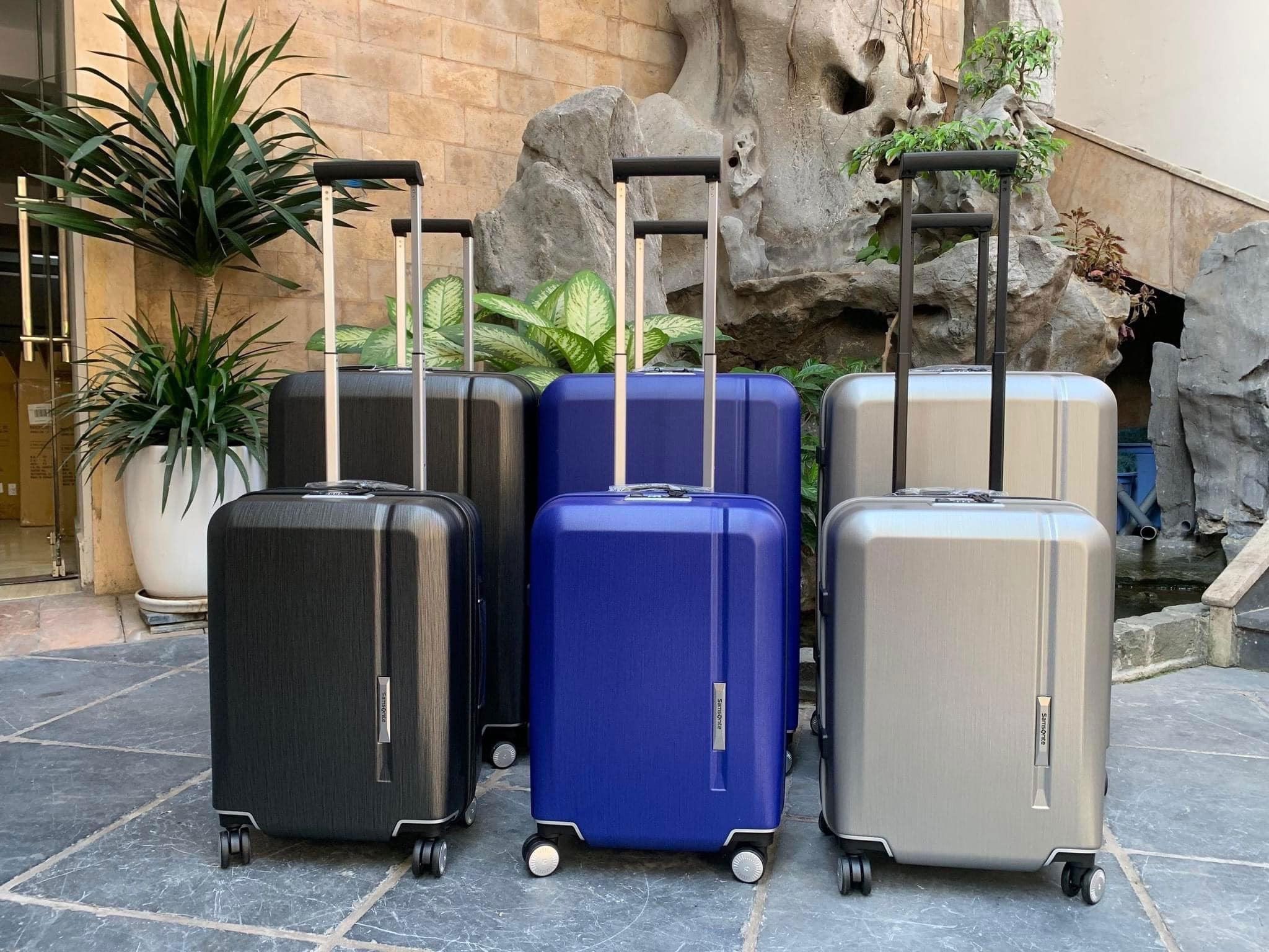 Vali Samsonite Novaire Carry-On Spinner