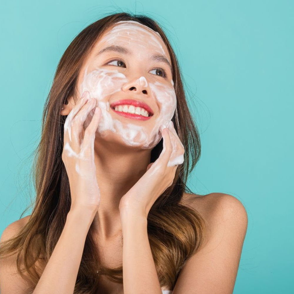 Bao nhiêu tuổi thì dùng được sữa rửa mặt? - 1