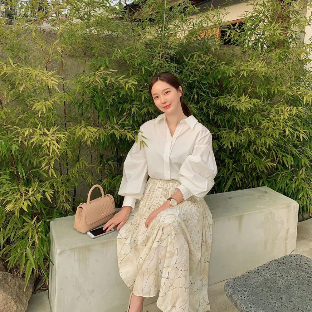 Váy họa tiết phối sơ mi thanh lịch mùa thu