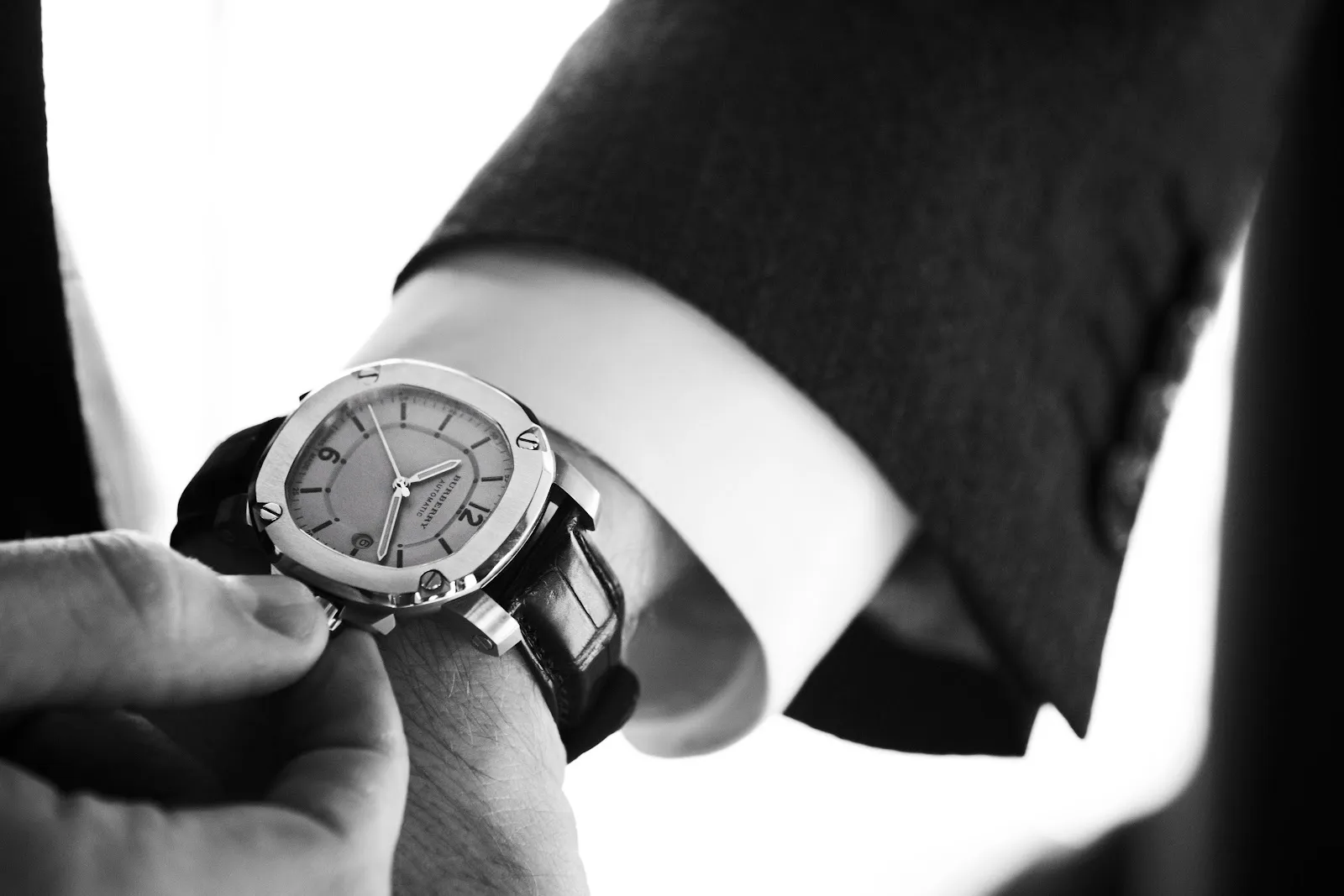 Đồng Hồ Burberry thiết kế tinh xảo hiện đại