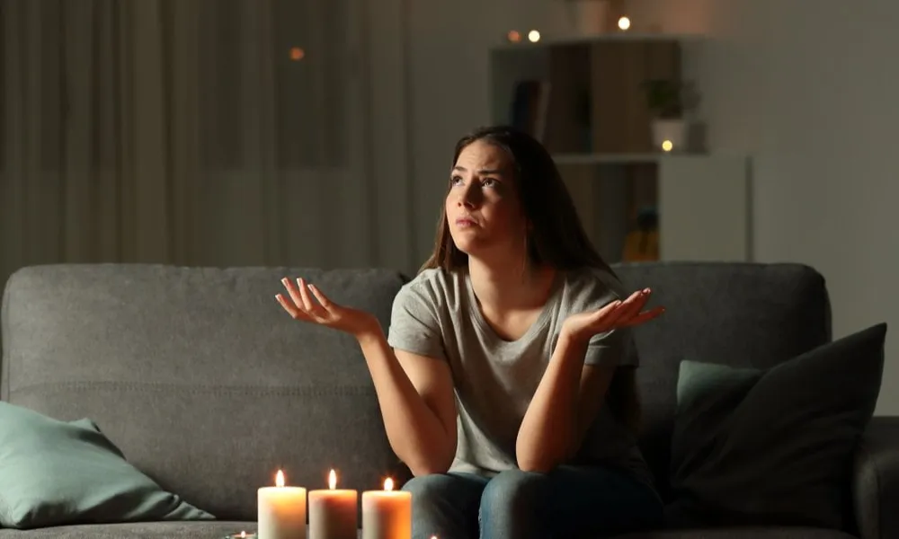 Có nên đốt nến thơm trong phòng máy lạnh?