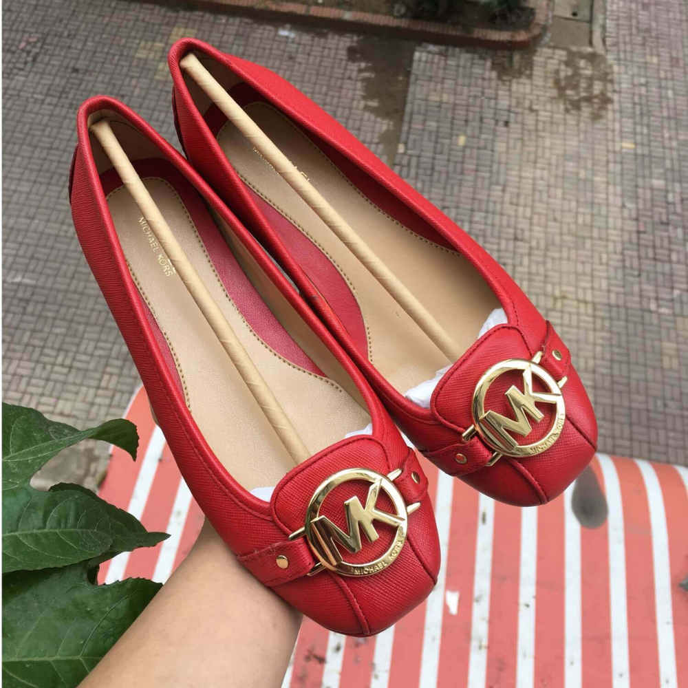 Top 10 mẫu giày nữ trung niên cao cấp được ưa chuộng hiện nay
