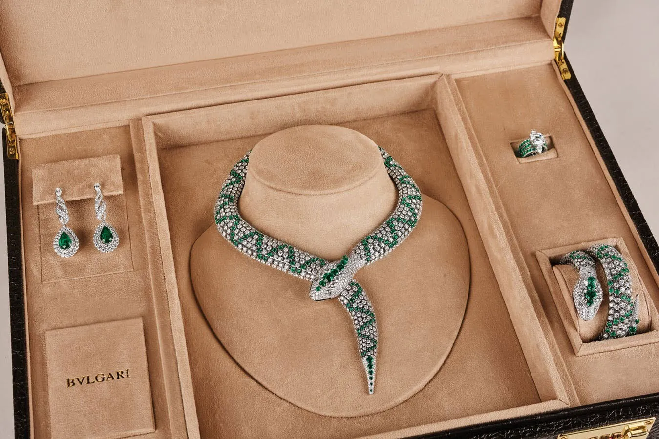 Trang sức Bvlgari của nước nào? Làm từ chất liệu gì? Có tốt không?