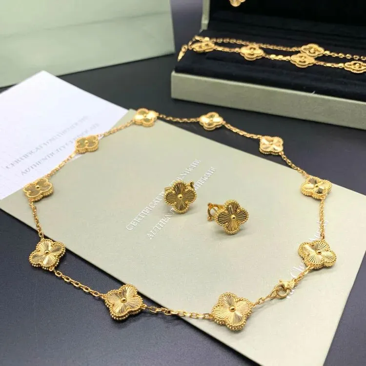 Trang sức Van Cleef & Arpels của nước nào? Có tốt không?