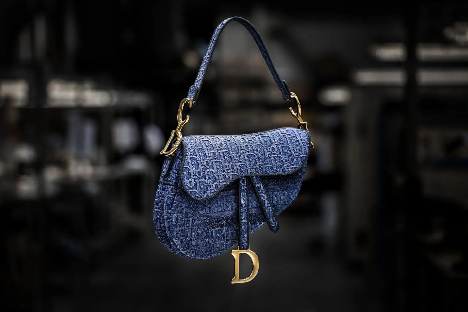 Giá túi Dior yên ngựa Auth