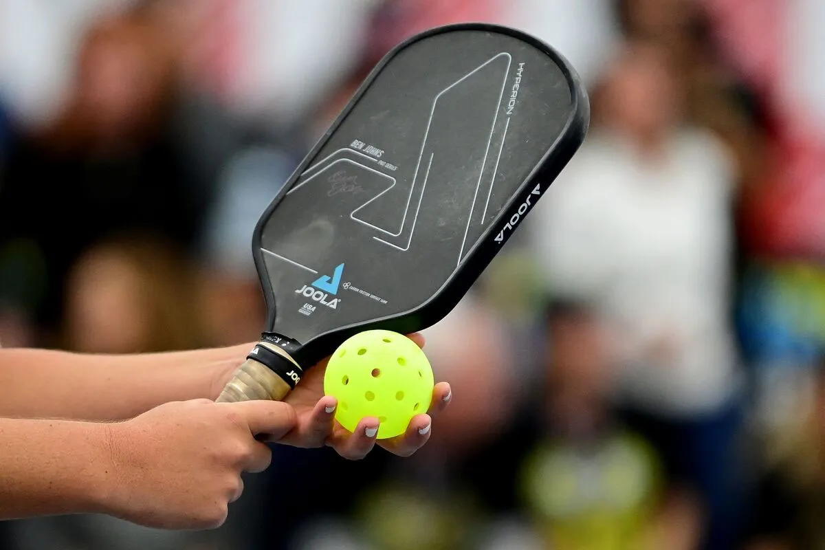 Cách cầm vợt Pickleball hiệu quả cho người mới chơi