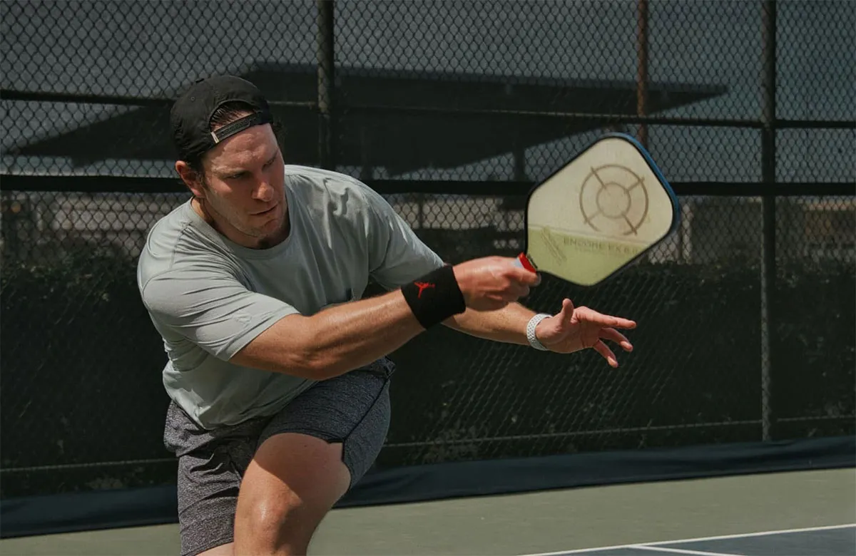 Cách cầm vợt Pickleball hiệu quả cho người mới chơi