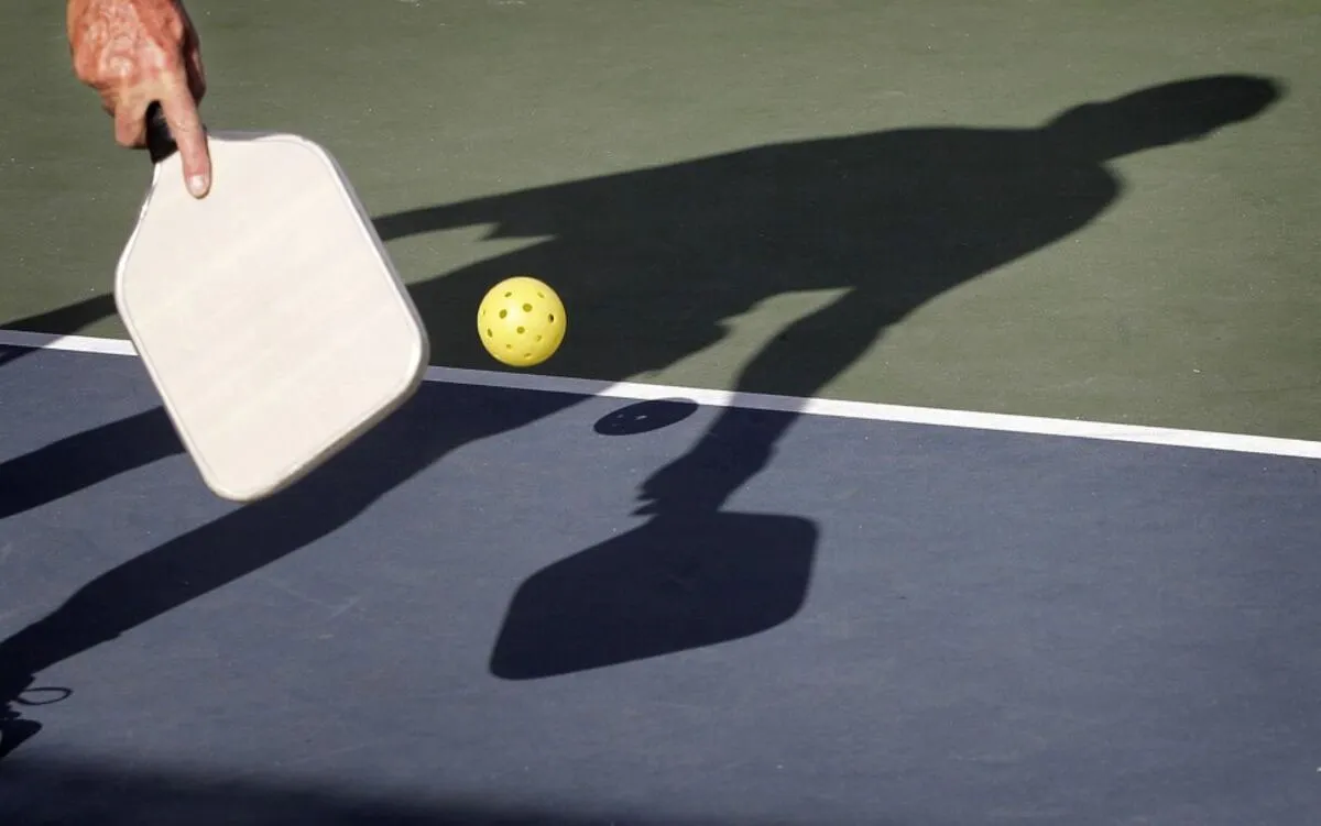 Cách cầm vợt Pickleball hiệu quả cho người mới chơi