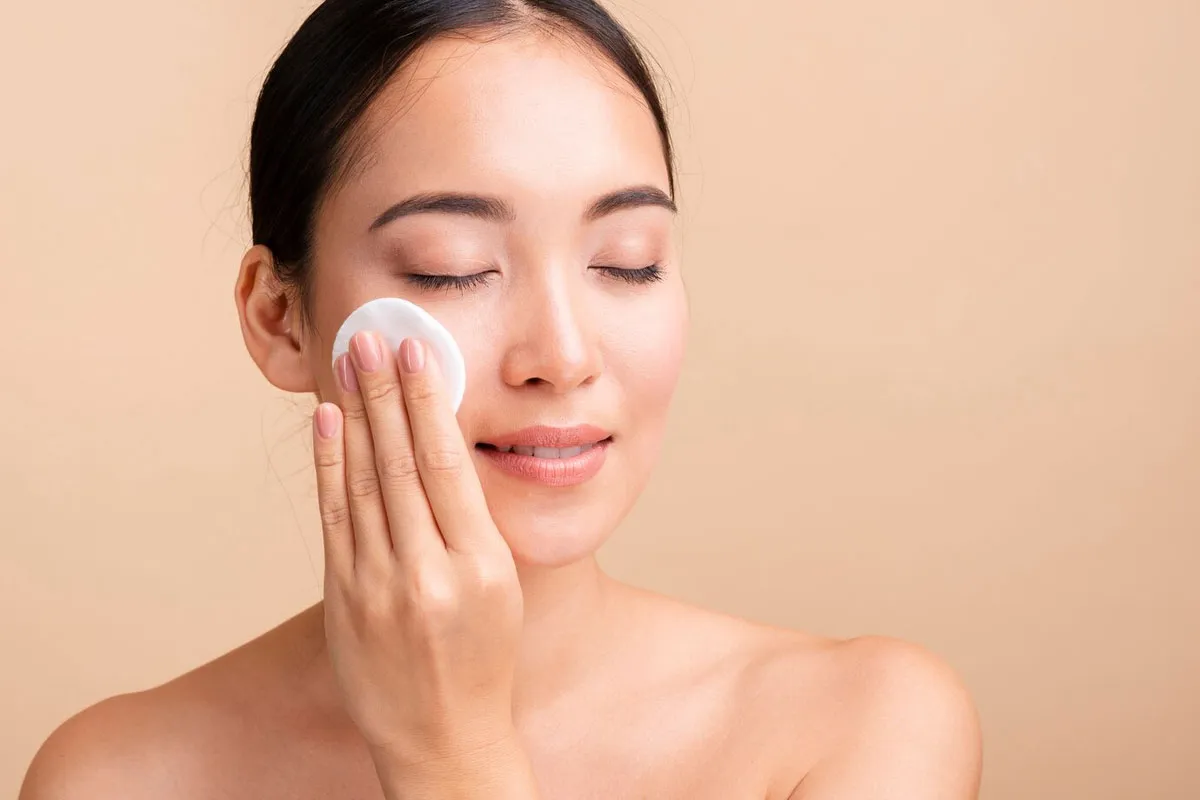 Nước hoa hồng có tác dụng gì đối với làn da?