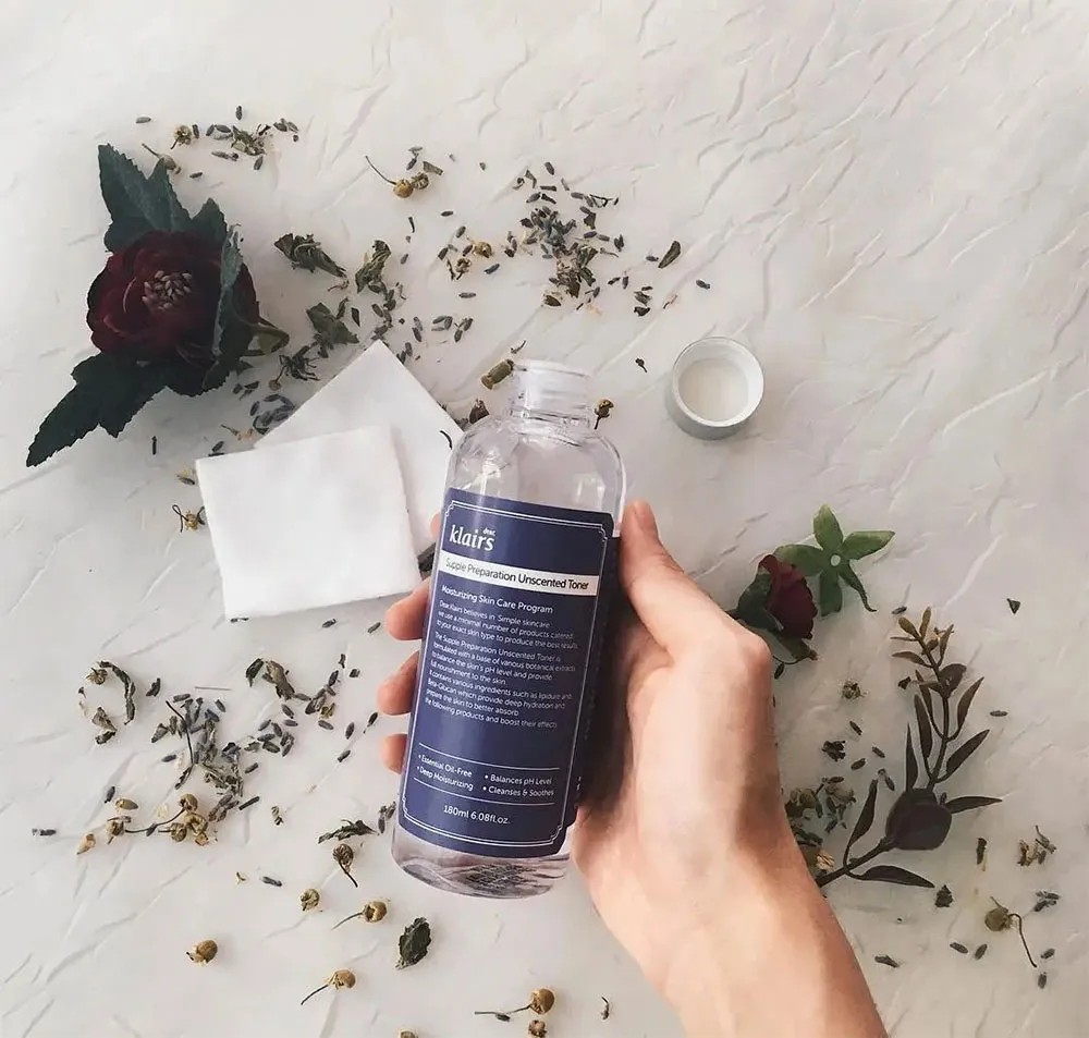 Nước hoa hồng có tác dụng gì đối với làn da?