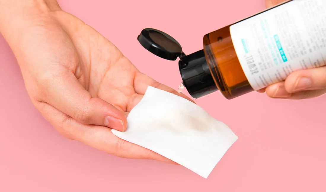 Sau khi sử dụng nước hoa hồng có cần rửa lại không?