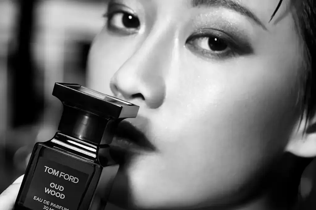 Top 10 Chai Nước Hoa Mùa Thu Cho Nữ Thơm Lâu Ấm Áp Và Quyến Rũ