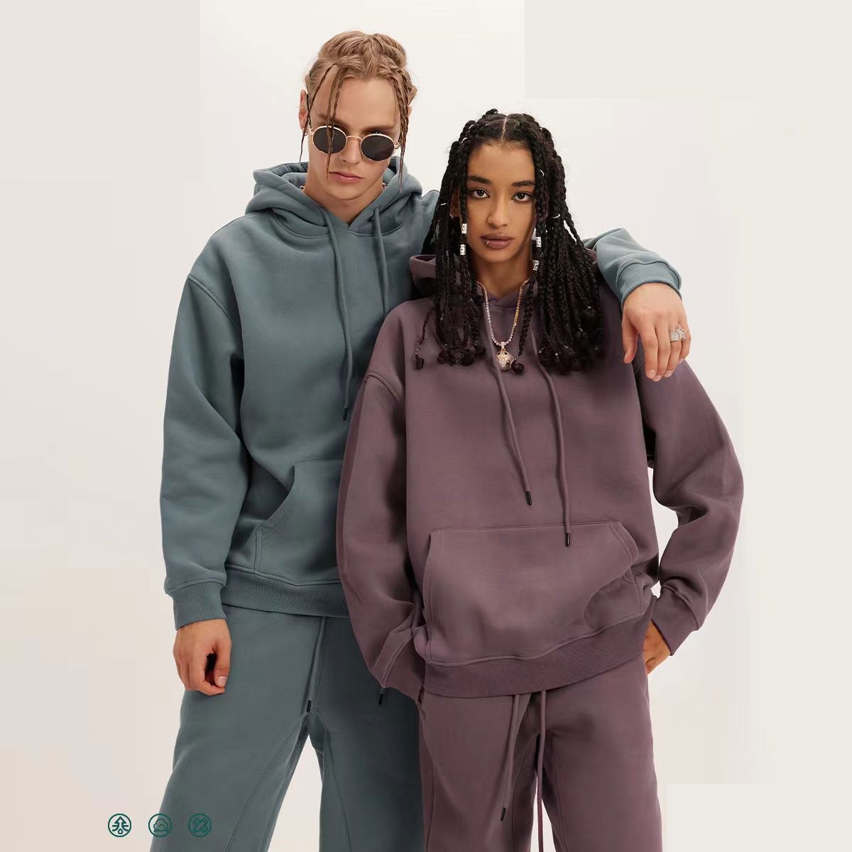 Gợi ý cách phối đồ với áo hoodie đôi đẹp, rất trẻ trung